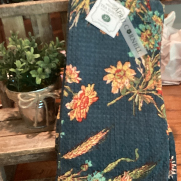 April Cornell Other - April Cornell Kitchen Towels - set of 3